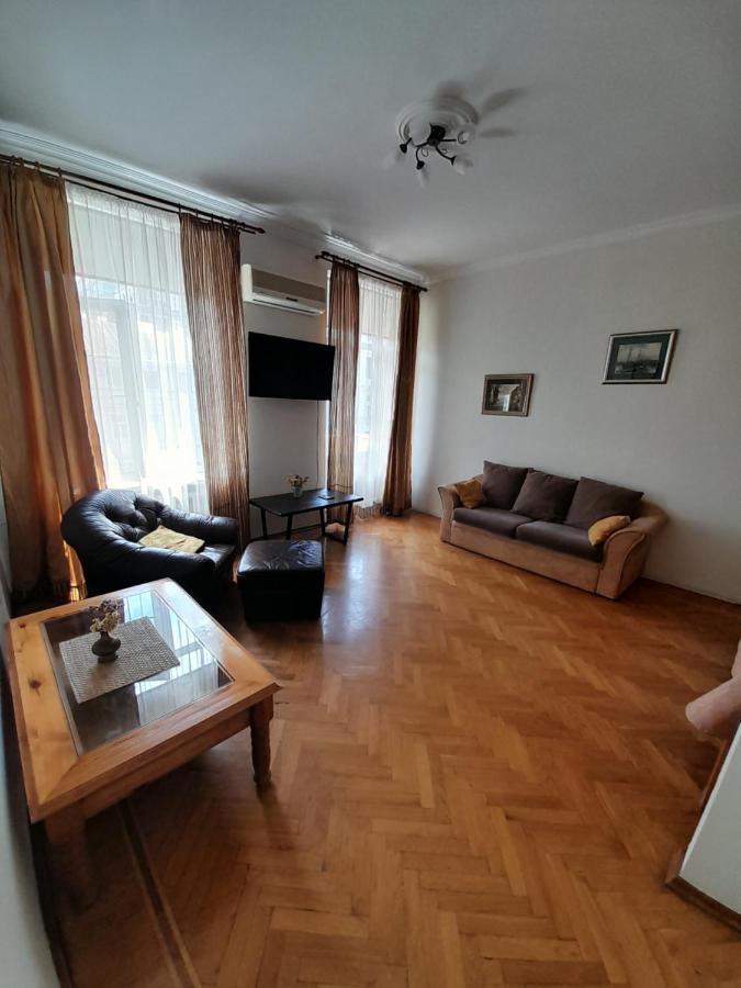 Apartment On Hretska 26/28 Odesa Exterior photo
